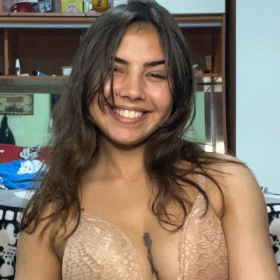18 now and started my FREE O.F 👇🏻https://t.co/Ia7QE5wwYM Love meeting fans and getting wild on camera 😏🎥