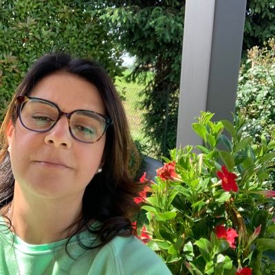 “Sii te stesso; tutti gli altri sono già occupati.” - Oscar Wilde