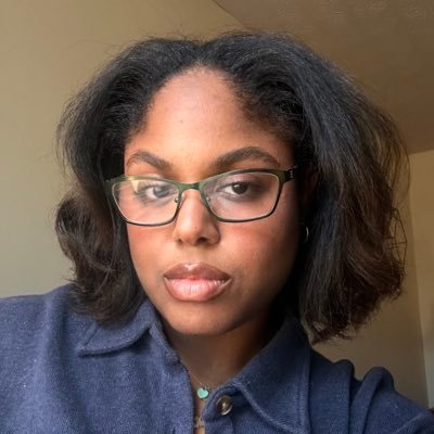 film & television enthusiast 🎞️ 1/2 of @theprettyplugs 🍃 #muslimah 🫶🏽