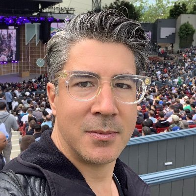 Build products people love.
Home: 🇨🇦🇮🇪🇺🇸
Currently: Oakland, CA
Sending: 🏃🏻🚴⛰️🏊♂️⛵️