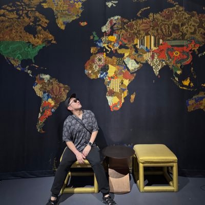 Naoking1985's profile picture. わたしはオペラ座の怪人。 思いのほかに醜いだろう？ この禍々しい怪物は、地獄の業火に焼かれながら、それでも天国に憧れる。