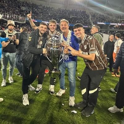 Argentino, hincha, socio y ex Presidente de Platense 🏆2021⚽️,Vice🏆2019🏀🏆2018⚽, Vice🏆2006⚽️.🇦🇷🏆🌎.Abogado.Delegado Bancaria. Papá de Alejo, Luca y Thiago