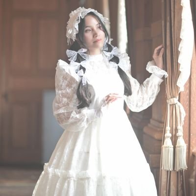 クラシカルで可愛いお洋服が好き❤️
撮影やお茶会などで撮ったお写真や、日々の様子を投稿します。ソロ活も大好きなのでソロでもお出掛けします😊ディズニーも大好きなので、ディズニー関連も投稿します✨