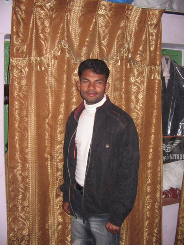 i am asim this is my good name 
i work of computer 
i found a good friend 
i am from pakistan