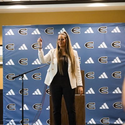 Emporia State Bball Coach 🐝 Carrying out God's will through ball by helping ppl grow closer 2HIM, even if it's jus 1step closer &building Living Trophies