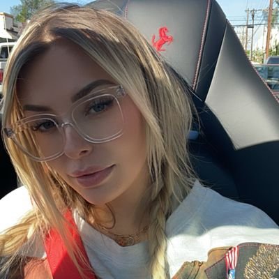 ✨ High value. High standards. High heels. 💅
Boss energy by day, champagne tastes by night 🥂
Not for everyone — and that’s the point. 💋