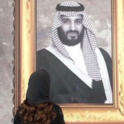 اليقين بالله يفلق الصخر و يصنع المعجزات .. فثقوا بالله و توكلوا عليه و اعلموا أن ربي ما بيخيب لكم ظن 🤍☘️
