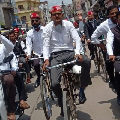 @samajwadiparty
#सामाजिकन्याय का पक्षधर,
मुद्दे पर आधारित समर्थन और विरोध,
अध्यक्ष #आजाद_शक्ति_सेवा ट्रस्ट
#जय_माँ_गुरु