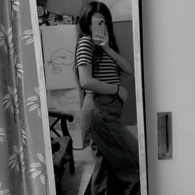 kitkattt_08's profile picture. please hesitate before sliding into dm