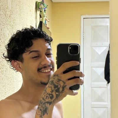_lk212's profile picture. 