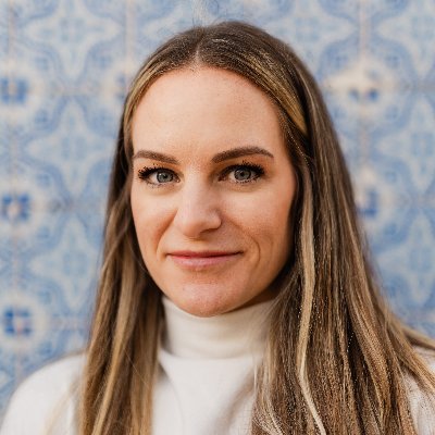 ChelsieCooper_'s profile picture. CEO @approvely_ 2019 ETA 40 under 40. Electronic Payments Maven, Deal Maker, Kombucha Drinker.