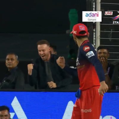 vijay_intweet's profile picture. Vijay -విజయ్ -विजय -விஜய் - ವಿಜಯ್ -വിജയ്. . .