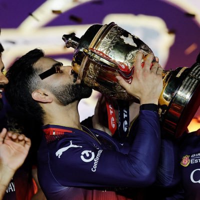 Kohli goes down the ground, Kohli goes outta the groundddš®š³ā¤ļø Kohli| Nadal| Bumrah| ICT| RCB