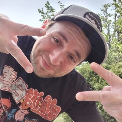 City fan from 🇺🇲💙 • Sounders 💚 • Tigers • Lions • Anime • Metalhead 🤘• 🍑 lover • Photography 😊