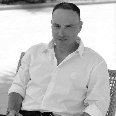 Editor-in-chief of https://t.co/1ffQeYGLaB
Editor-in-chief of https://t.co/FI7PQr7GUR
Editor-in-chief of Travel&Lifestyle Magazine