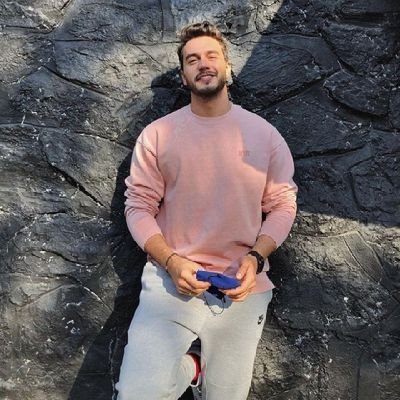 AsafUygar8's profile picture. Sessizliğin içinde kendi melodimi buldum.