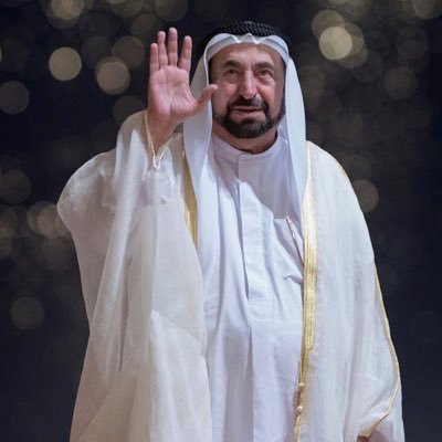 تغريداتي ؛ جُزء صادق , وجُزء غآمض ، ۆجزء من ذوقي ، ۆجزء يستَحيل ان يفهمههُ غيري '♡🇦🇪