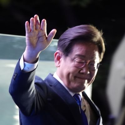 Lee__u1's profile picture. 🎗우연히 만나서 더 큰 재앙을 막자