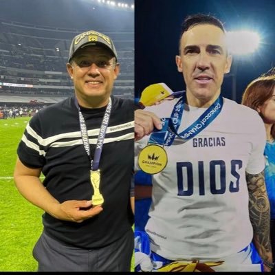 Puro Cruz Azul, aficionado del equipo de la máquina cementera de la Cruz Azul.