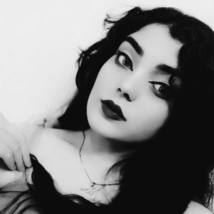 سرد و بی احساس شاید حتی بی رحم باش بیشتر میخوانت🖤
https://t.co/dIRURV0pu9