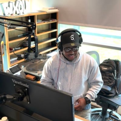 (Radio DJ) University of North Carolina at Greensboro- WUAG 103.1 FM || Obia Radio || Duke University- WXDU 88.7 FM | Submissions: Syn.sub1@gmail.com
