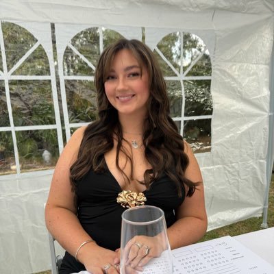 Anniejaye13's profile picture. 