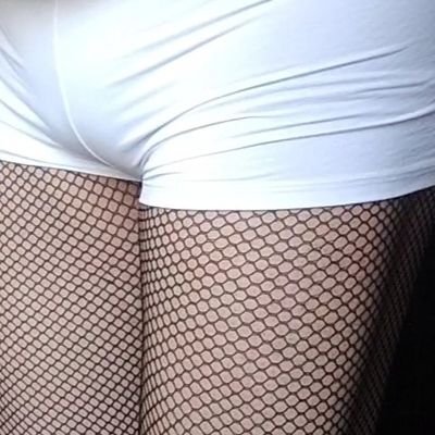 LeobarM84454's profile picture. me encanta el morbo me gusta ría nuevas experiencias tener encuentros con parejas y chicas solas me fascina que me vean desnudo soy muy caliente me encanta...