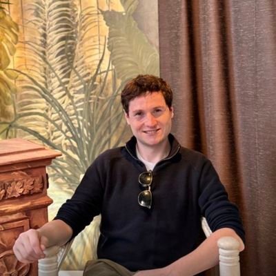 Conservative member. (Dyslexic). Learning to be a Gas , electrician and mechanical Engineer Lover of classic British cars.