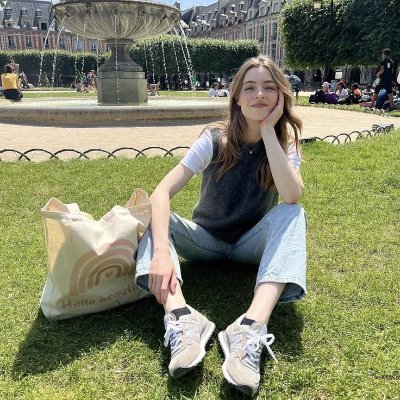 SiennaCald28912's profile picture. Living slowly, loving deeply, and learning constantly. Sharing my thoughts as they come and go.