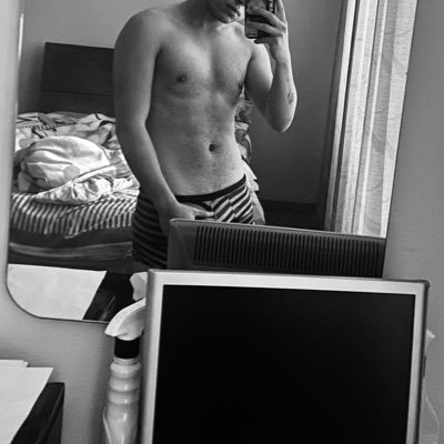 tengo novia, pero me gusta comer cul0 😈, me encantan los trans, encuentros a domicilio por Bogotá, contenido, videollamadas y más 😈🤤