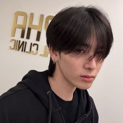 fe3oo4's profile picture. 