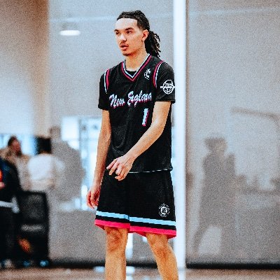 6'4 2027 shooting guard/point guard @TNEBBALLCLUB @CushingBBball
(cell: 857-222-3848)