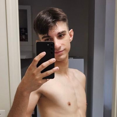 Top for Twinks 🍆, Bottom for Bros 🍑, don't be shy, come say hello 🤗 | Chat with me! ➡️ https://t.co/Uw4PEh6tRp