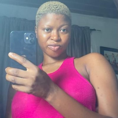 Makeup 💄head tie, lashes, nails 💅
Chelsea baby 💙🤍💙