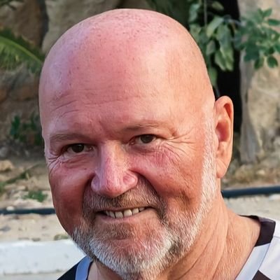 ivokubes's profile picture. Jsem