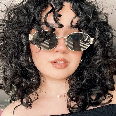 curly on the outside, creative in the core🪄
interior architect🎀 | caffeine enthusiast☕|
aesthetic soul🌌 | author of everyday doodles✏️|