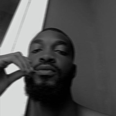 Bella6891474621's profile picture. just wanna Make millions 😔☘️☘️