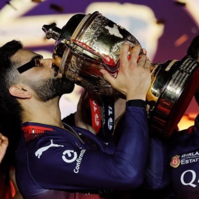 Jaanu_editss's profile picture. @viratkohli ❤️‍🔥 ||
create your own magic 🔮🤍||
Melophile🎶💙||
Sprinkling kindness everywhere I go ✨||
Virat 🌹Nani🌹VD 🌹