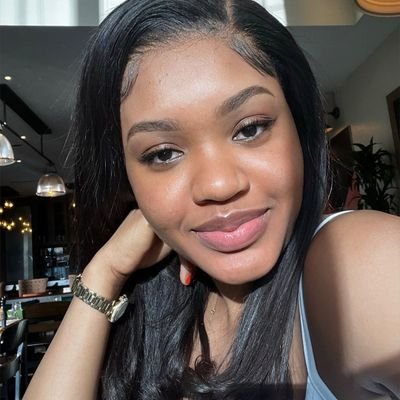 AnnbleBien26420's profile picture. just a simple lady 🥀🌷