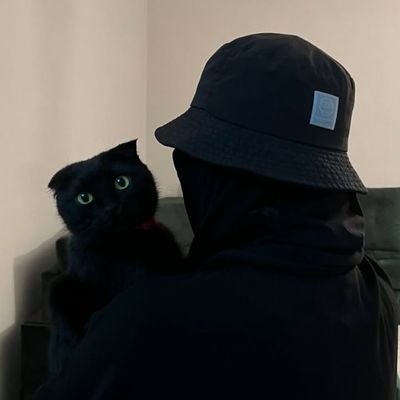 5ro_ii's profile picture. قهوة، قمر ونجوم وكل ماهو جميل.