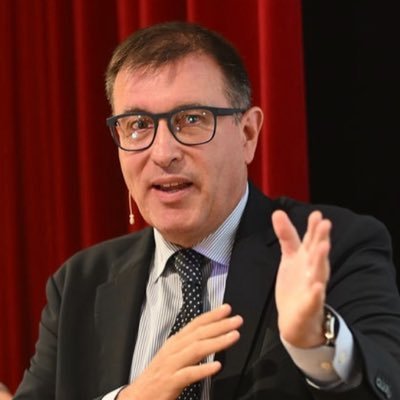 Franco-british 🇫🇷🇬🇧 award winning Investor in Clean Energy. Co-host of the 🎙️Redefining Energy podcast.
