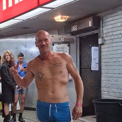 masonry construction worker by day bartender by night living in Detroit trying to have a good time. https://t.co/GWjb0s65t0