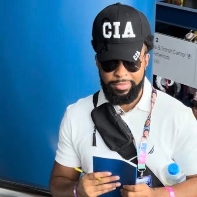#AllSnackzMatter Welcome to the Cookout. Leader of the Snackpack || #Streamer || #BigCreatxr All business inquiries please send to: blacksnackz96@gmail.com