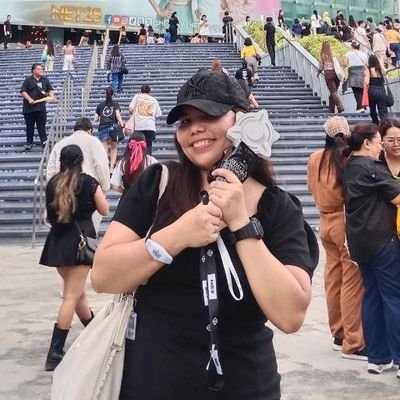 Future Mechanical Engineer👷🏻♀️/ Singer🎤/Musician🎸/Introvert🦋/ Mahalima Hanggang sa Huli💙
🍢🌭🐥🍓🌽