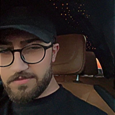 Flvcoo__'s profile picture. half silk, half blade