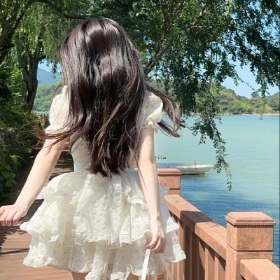 Sabrina528420's profile picture. Living life in full bloom😊
