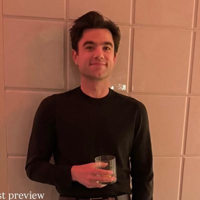 blackpooleyes's profile picture. long suffering leafs fan | free 🇵🇸 | @glamourfades