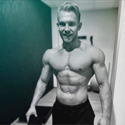 NorbertRak84785's profile picture. Trener Fitness | 1000+ metamorfoz | Pomagam zapracowanym spalić tkankę tłuszczową w 4 miesiące  | Stosuje proste, szybkie żywienie.
