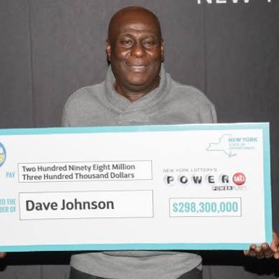 I’m Dave Johnson Powerball lottery winner of $298million.im giving out $30,000 to my first 1000 followers on Twitter. God bless America 🇺🇸