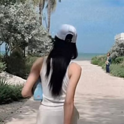 minttsnu's profile picture. trust the magic of the new beginning
